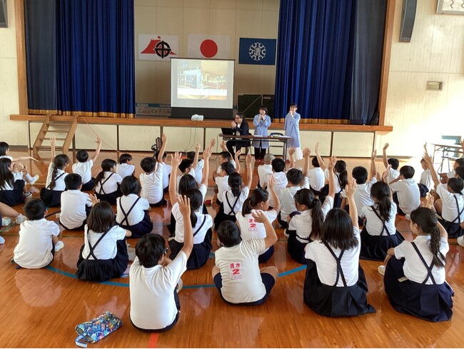 メガネのZoff「目の健康」を啓発する出張授業~鹿児島県鹿児島市立清水小学校~