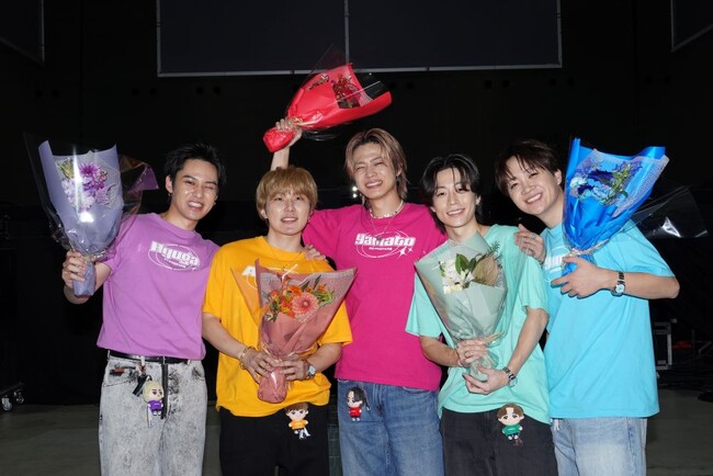 コムドット初の全国ツアー『NO PREPARE ― First Trip ―』6都市11公演で延べ4.3万人を動員、全国のファンと“最高の旅”を駆け抜ける