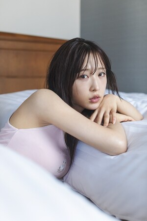 【表紙＆タイトル解禁】AKB48・小栗有以1stフォト＆スタイルブック『AB型の左利き』2025/12/5発売