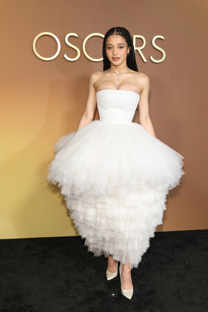 【ルイ・ヴィトン】チェイス・インフィニティが、第16回ガバナーズ賞授賞式にて着用したドレスのサヴォアフェール