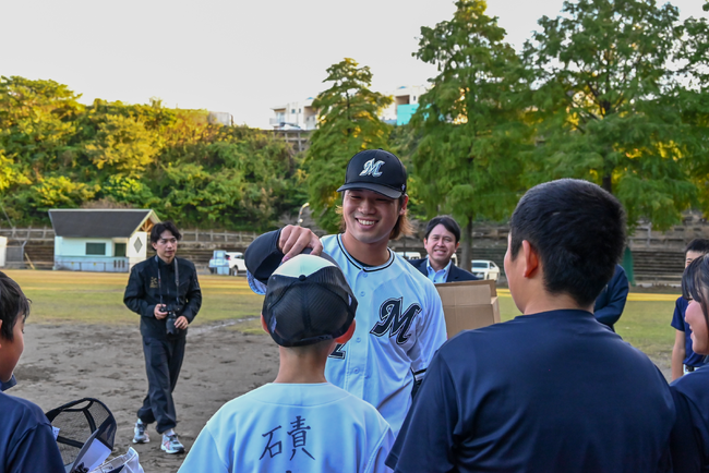 千葉ロッテマリーンズ森選手・廣池選手が母校を訪問しました！