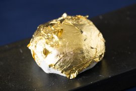 ジャンボ金箔大福 ジャンボ金箔大福