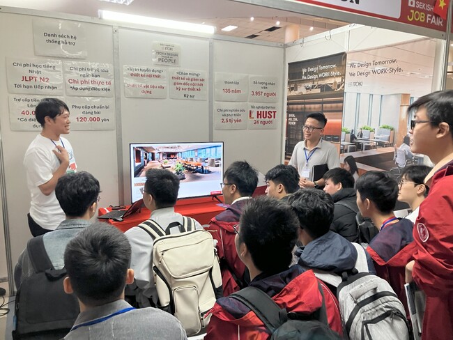 イトーキ、ベトナム・ハノイ工科大学で開催された企業説明会・面接会「SEKISHO JOB FAIR 2025」に4年連続出展