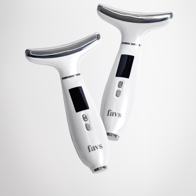 美しく時を重ねるスキンケアブランド『favs（ファブス）』、ブランド初の美顔器「GLOW-UP LIFT DEVICE」を数量限定で発売！5周年を記念した特別イベントも開催。