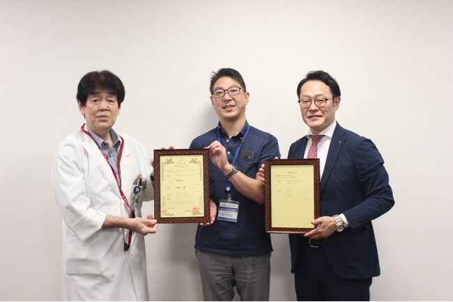 11月23日からの医療安全週間を迎えるにあたり、共同開発先である横浜市立市民病院へ特許証をお渡し コロナ禍に開発 車椅子用アイソレーター