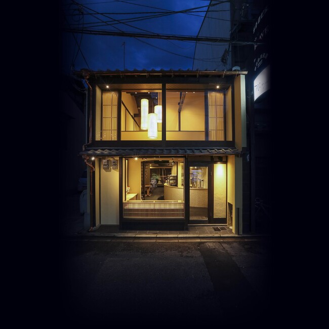世界的ショコラティエ垣本　晃宏氏と京都祇園あのん本店が「あのん」10周年を記念してコラボレーションプレートを1日10食限定で2025年11月21日(金)～2026年2月末日迄ご提供！