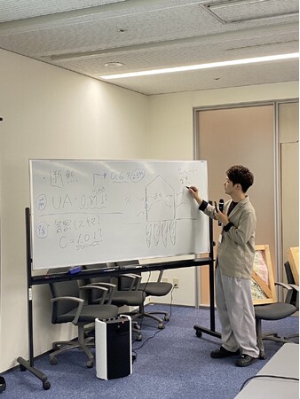 ウィズモー、工務店向け「全方位型経営支援」を本格展開。社長の”右腕”となり、経営計画の策定から現場の実行までを貫く