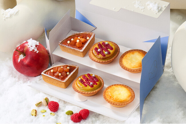 【ホリデー新商品】パーティーフォトを華やかに彩る♪ぎっしり6個！冬限定チーズタルト入りの「BAKEホリデーBOX」～「アップルシナモン」と「ピスタチオベリー」のタルトが登場～