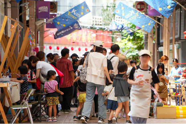 挑戦者のストーリーに共感し、応援が生まれるマルシェ「KSA ROOTS MARKET」を沖縄市・コザ一番街で開催