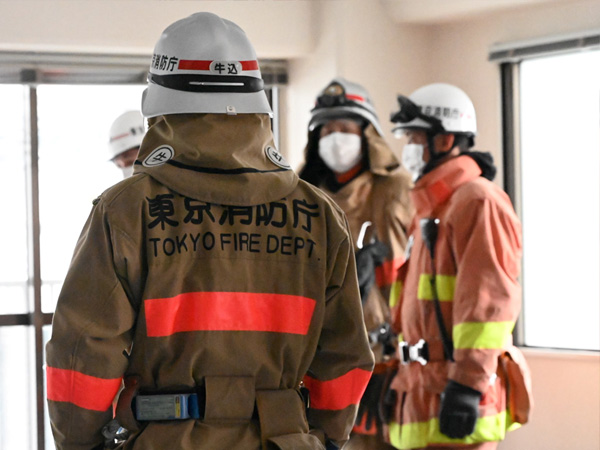 解体予定の建物を訓練の場として提供し、防災訓練を実施(ニュースレター)