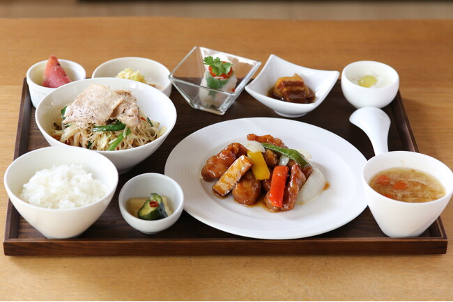 グルメサイト中国料理WEST百名店選出・ビーフン専門中国料理店ケンミン食品直営「健民ダイニング」30周年　12月1日(月)リニューアルオープン !