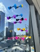 窓ガラスにもくっつく！