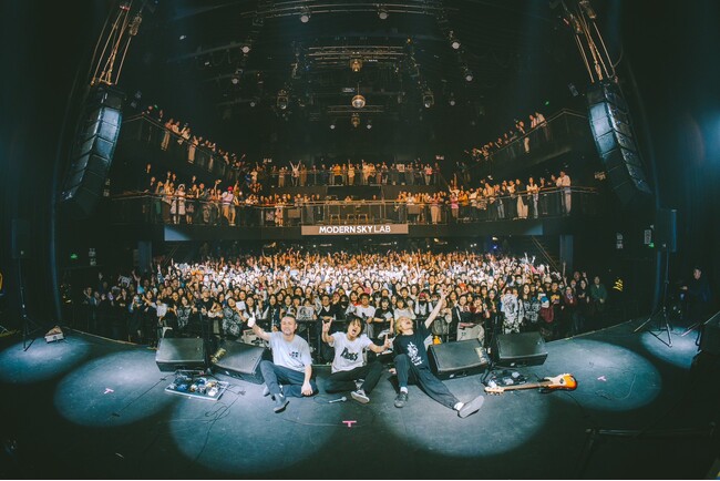 ロックバンド『DOES』初のアジアツアー 「独歩行脚～烈音亜細亜篇～」広州・上海公演大盛況のうちに終幕！上海公演はSOLD OUT！ 