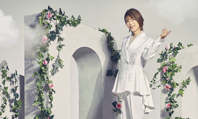 氷川きよしの最新全国ツアー「KIINA'S LAND」ファイナル公演の模様をはじめとする、氷川きよし3カ月連続特集をWOWOWで2026年1月から放送・配信決定！