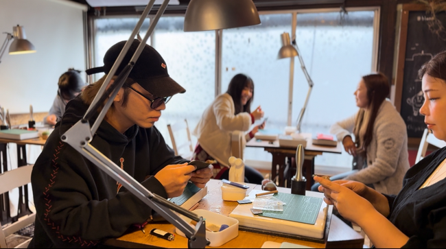 茅ヶ崎のレザー工房「Bluno」で地域交流型ワークショップ開催