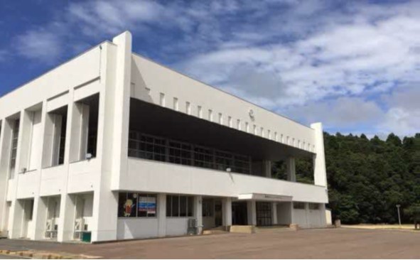 能登半島地震から復活したグラウンドに、未来を彩る桜を植樹