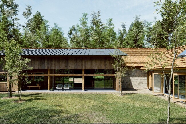 「これ、本当に日本の家…？」大工アーティストが作った圧倒的世界観の「軽井沢の別荘」、第2弾を公開。