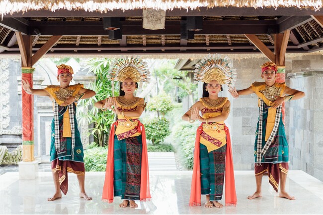 【星のやバリ】冬でも平均気温25度以上の温暖な南の島で、地域の伝統文化に浸るフェスティブシーズン「星のやバリの祝祭　2025」開催