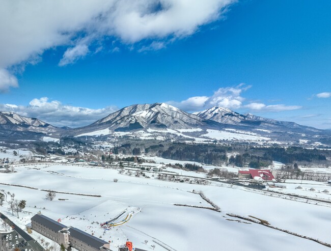 ご宿泊のお客様は利用料がタダ！！　休暇村蒜山高原、ホテル目の前に広がる「ひるぜんキッズスノーパーク」が12月27日よりオープン