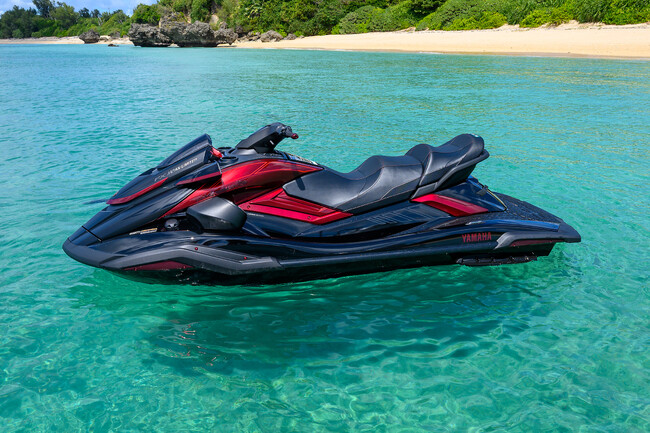 株式会社GK京都、ヤマハ発動機株式会社の水上オートバイ「WaveRunner」の発売40周年を記念したモデル、FX　JAPAN　LIMITEDをデザイン