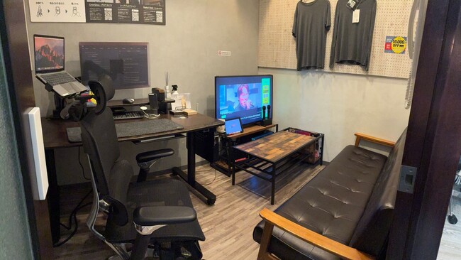 【ラシカル】大阪「ジャンカラ」コラボルームにて、最新ワークチェア「Rasical Chair Elite」の体験が可能に！個室でじっくり