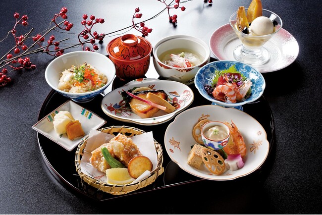 【明治記念館】“平日ランチ限定の「冬ざんまい御膳（8,470円・税サ込・室料サービス）」が登場！”　懐石料亭「花がすみ」で味わえる旬のランチメニューを提供開始