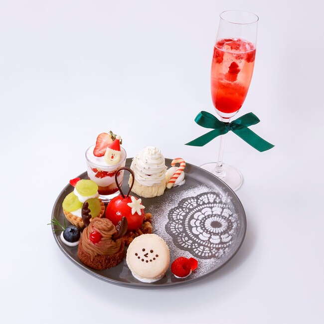 【あべのハルカス近鉄本店】フルーツ＆スイーツカフェ「フルフルール 近鉄あべのハルカス店」でクリスマス限定メニューが登場！心躍るミニケーキのスペシャルプレートと華やかなパフェで特別なクリスマスを！