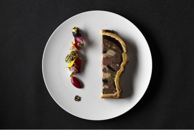 【ブレストンコート　ユカワタン】一週間かけて完成させる冬の美食の極み、王侯貴族の特別料理「王様のジビエ」を提供