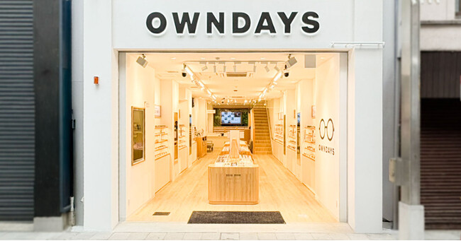 【OWNDAYS | オンデーズ】「大須商店街」に11月28日、中部エリア初となる2階建て路面店「OWNDAYS 名古屋大須店」を出店。