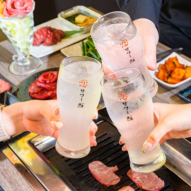 芸能人御用達の焼肉店『牛恋』が12月1日より『冬限定商品』『冬限定コース』を提供開始！とろけるチーズフォンデュから特製キムチチゲ、季節限定スイーツなど、身体も心も温まる特別な食体験をお届け！