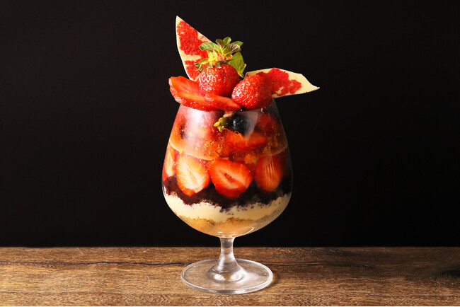 【期間限定】1ダースのあまおうを詰め込んだ贅沢なパフェ！恵比寿TOOTH TOOTH『1ダース