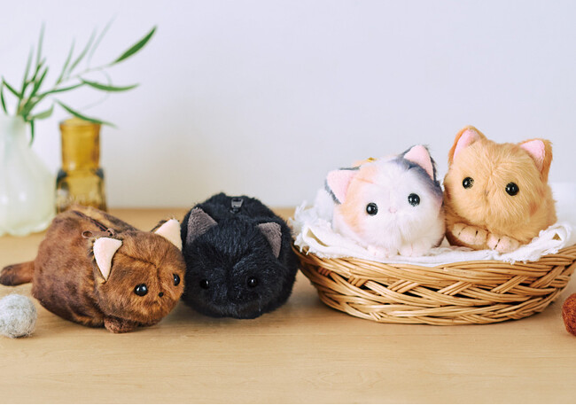 子猫たちに囲まれてしあわせ気分♪ 「手のひらにちょこん！ ほわほわ子猫ポーチ」が、フェリシモ「猫部(TM)」から新登場