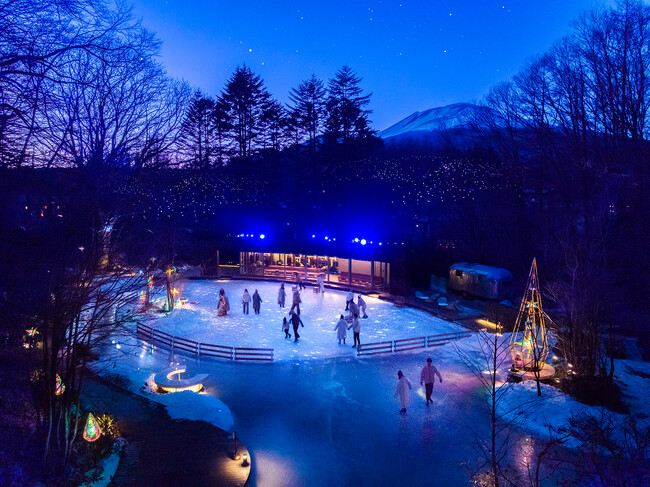 【ケラ池スケートリンク】冬季限定イベント「スターダスト・アイスリンク」本日スタート！幻想的な新スポット「星屑のトンネル」や光るスケート靴、限定スイーツが登場！
