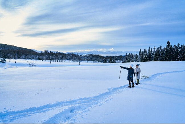 【磐梯山温泉ホテル】絶景を独り占め！雪原散歩と喜多方文化の朝ラーメンで楽しむ、冬の特別な体験「雪原の朝ラー散歩」を初開催