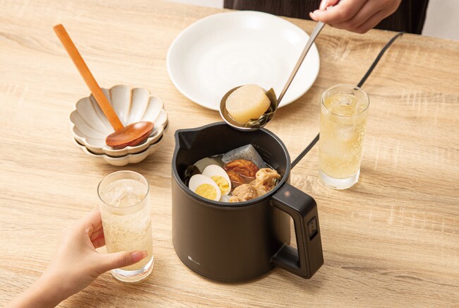 【ニトリ】SNSで話題の1台3役の電気ケトルポットが進化！ 炒める調理も可能な調理ポットになって新登場