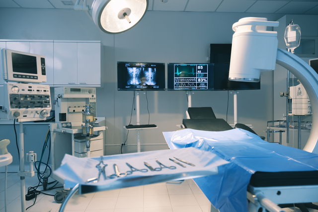 病院経営の約14％が「債務超過」　6割が「営業赤字」に　「診療所」との利益格差が拡大　営業利益率平均は2年連続でマイナス