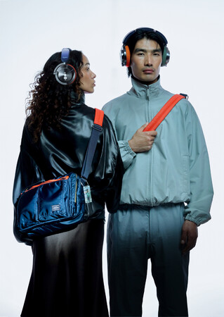 「Dyson OnTrac(TM) | PORTER limited-edition headphones and shoulder bag」全世界で380セット限定販売