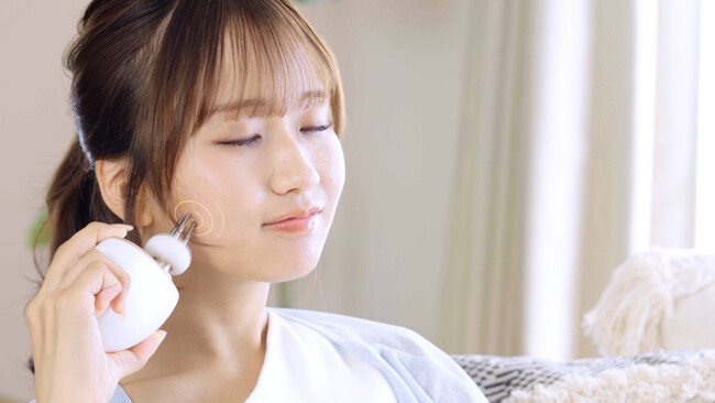NIPLUX 顔特化型筋膜ガン「BEGUN」森脇梨々夏 WebCM &メイキング映像公開！「触れるたび、美しく。」篇