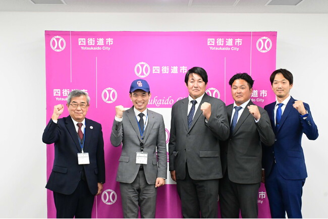 株式会社千葉県民球団が四街道市長を表敬訪問しました