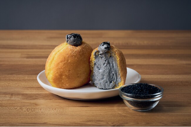 【UNI DONUTS】SNS投票で決定！冬の新作「黒ごま」生ドーナツが12月15日(月)より新登場