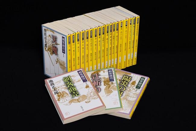 【海外で話題！】池波正太郎『剣客商売』がイギリス最大手書店Waterstones「The Best Books of 2025」に選出！