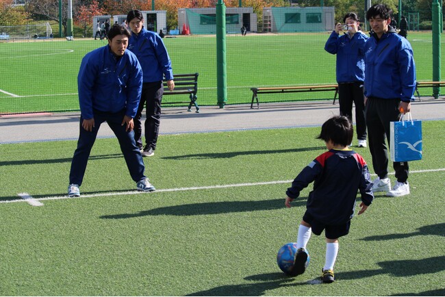 親子で楽しむサッカー体験！神戸学院大学とヴィッセル神戸が共同開催
