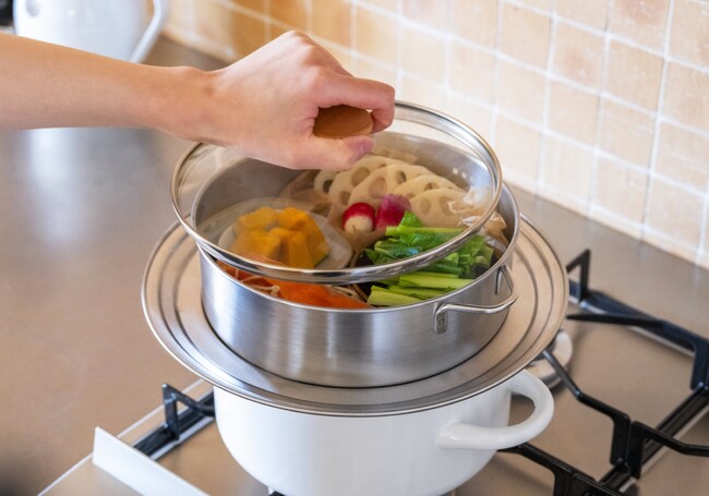 “洗える”せいろで蒸し料理をもっと手軽に！竹せいろのお悩みを解消する“ステンレス”せいろ新登場