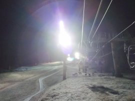 山頂へ向かうリフト