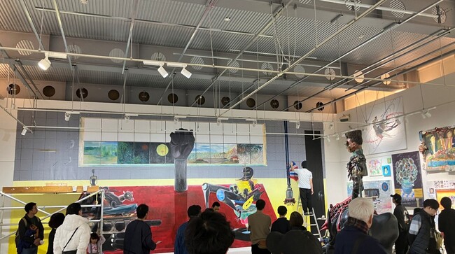 金津創作の森美術館「長坂真護展 Still A BLACK STAR supported byセーレン」１万人達成記念セレモニー開催