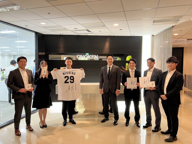 【小野建株式会社】千葉ロッテマリーンズの西野投手が小野建東京支店を訪問