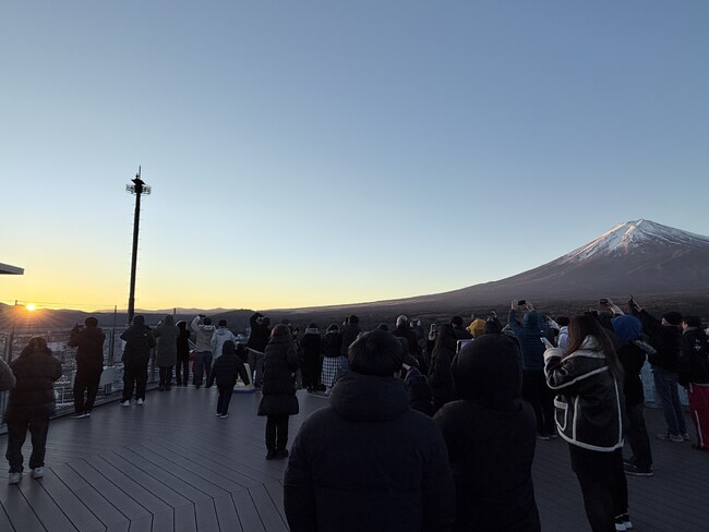 ～地上55mの絶景展望台で迎える“華やかなお正月”～FUJIYAMAスカイデッキ『紅富士・初日の出鑑賞会』1/1(元旦)開催