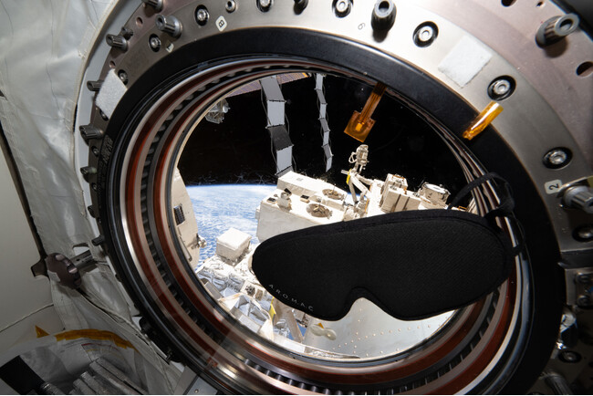 香りは、宇宙へ届く――ISSに搭載された“香るカプセル”アイマスク
