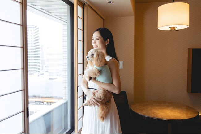 ヒルトン大阪　愛犬と過ごせるドッグルームプラン　「Happy Paws Stay」販売開始