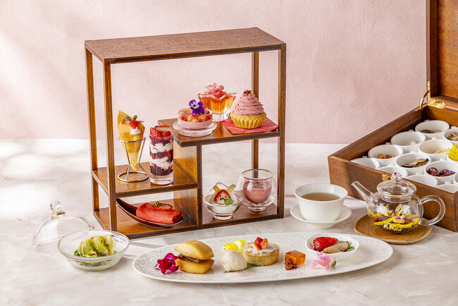中国料理「チャイナシャドー」より、旬のいちごを纏った冬の新作メニューが登場！チャイニーズアフタヌーンティー、パフェ＆セイボリー、ディムサムランチを12月26日より提供開始